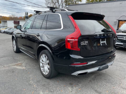 2016 Volvo XC90 T6 Momentum
