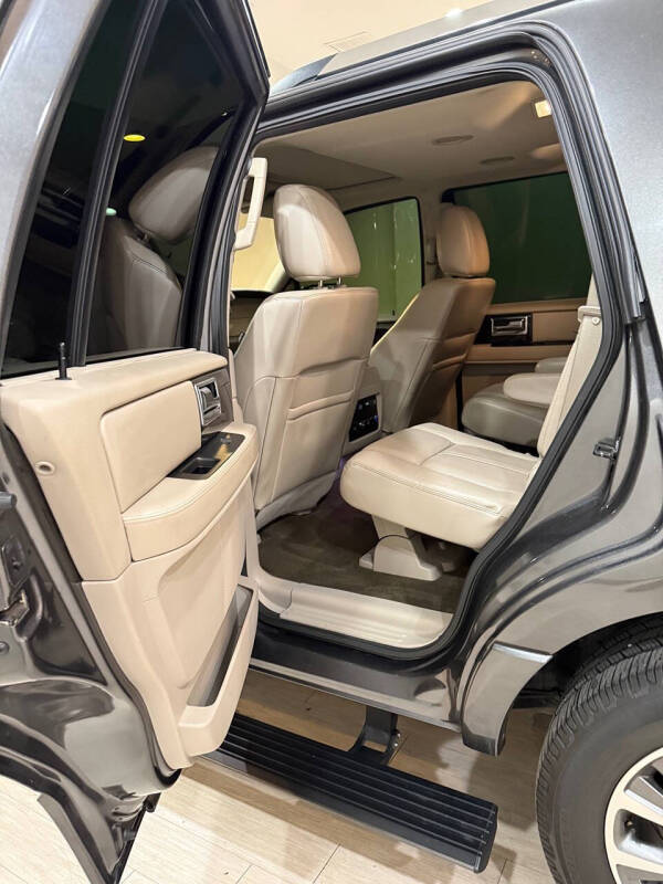 2017 Lincoln Navigator Select