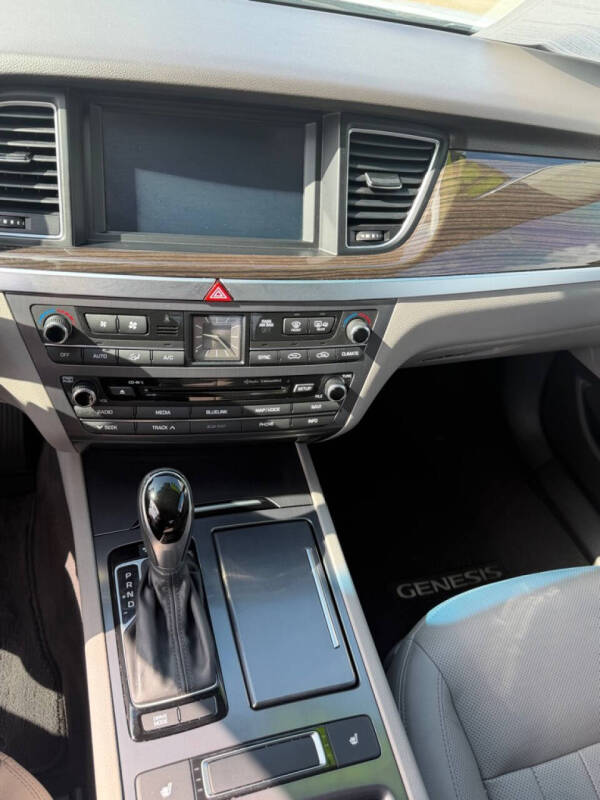 2016 Hyundai Genesis