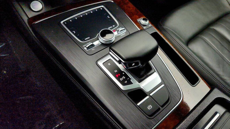 2020 Audi Q5 quattro Premium Plus 45 TFSI