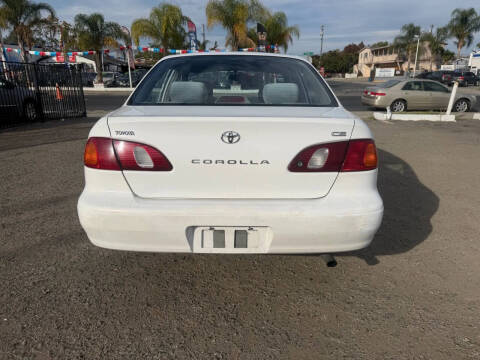2000 Toyota Corolla