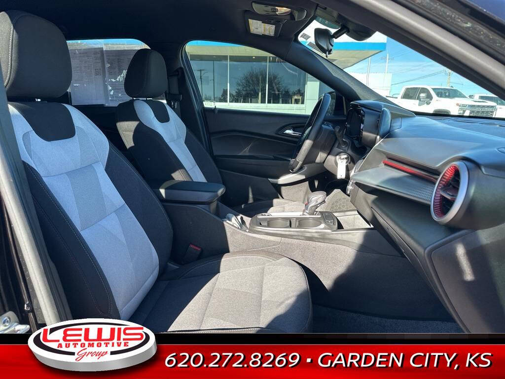 2024 Chevrolet Trax for sale at Lewis Chevrolet of Garden City in Garden City, KS