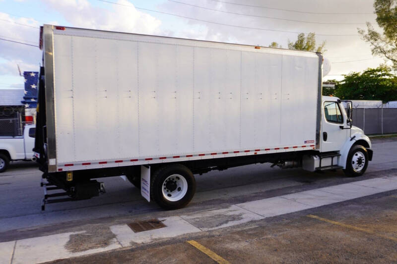 2018 Freightliner M2 106