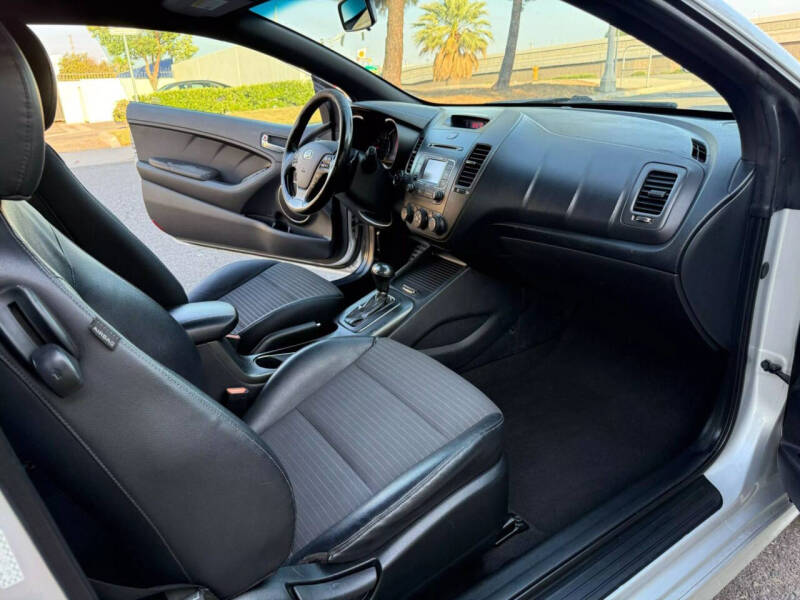 2016 Kia Forte Koup SX