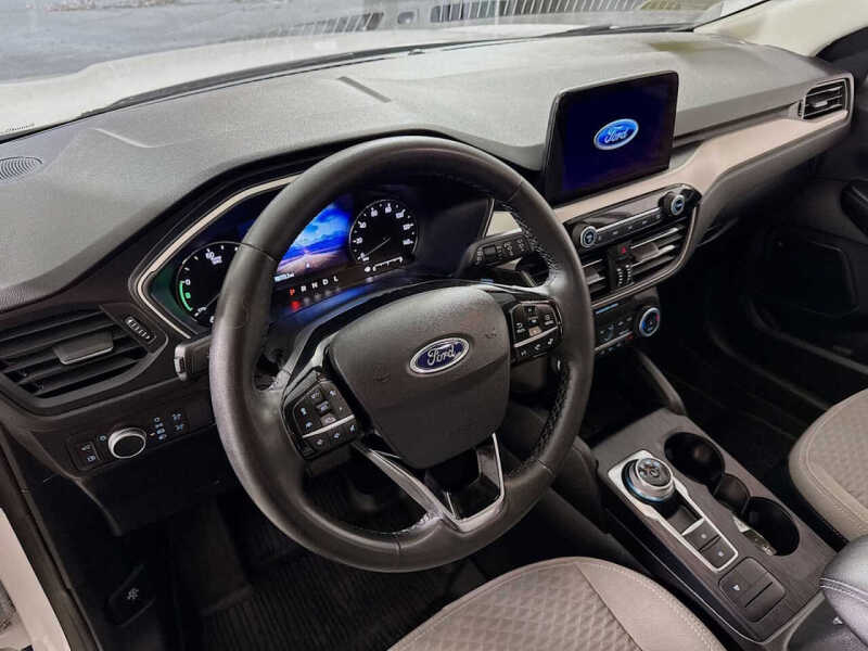 2022 Ford Escape Hybrid SE