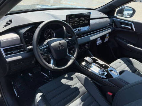 2026 Mitsubishi Outlander LE