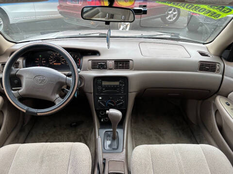 2001 Toyota Camry LE