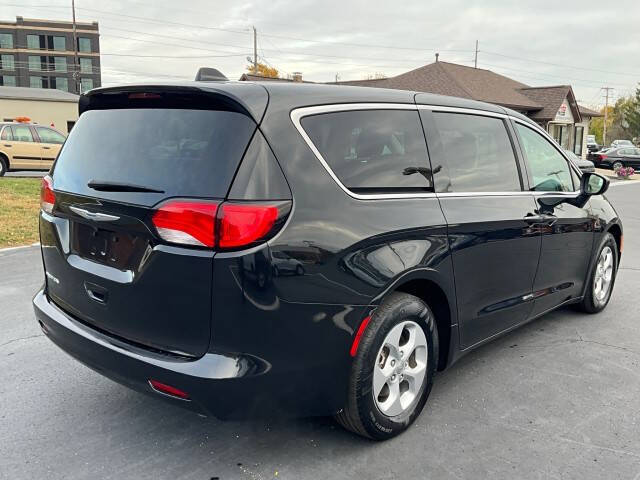 2017 Chrysler Pacifica LX