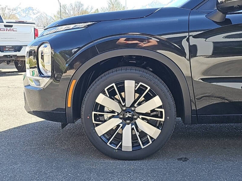 2025 Mitsubishi Outlander SEL Platinum Edition