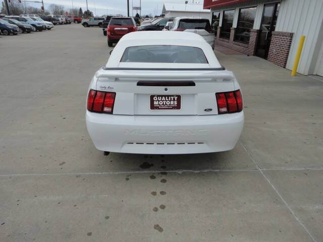 2002 Ford Mustang Deluxe