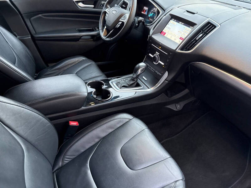 2016 Ford Edge Titanium