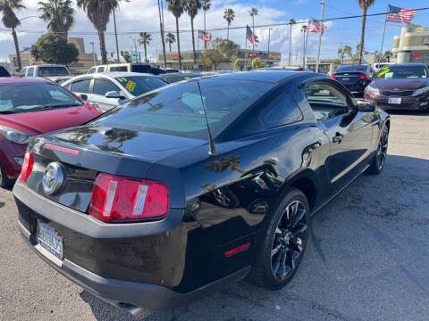 2011 Ford Mustang V6