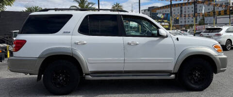 2004 Toyota Sequoia SR5