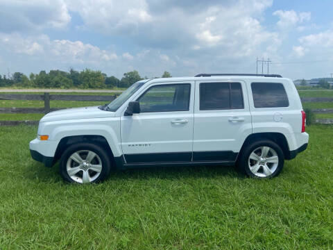 2016 Jeep Patriot for sale at Hitt & Mis Auto in Cape Girardeau MO