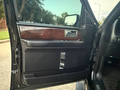 2017 Lincoln Navigator Select