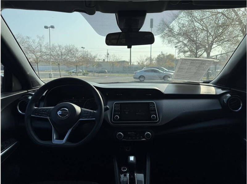 2020 Nissan Kicks SV