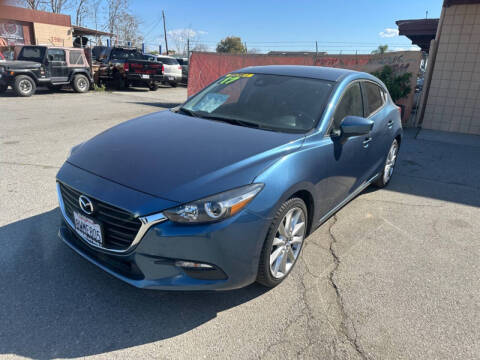 2017 Mazda MAZDA3 Touring