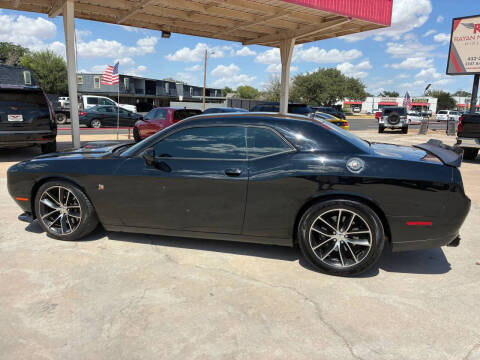 2016 Dodge Challenger 392 HEMI Scat Pack Shaker