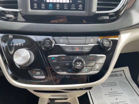 2020 Chrysler Voyager LXi