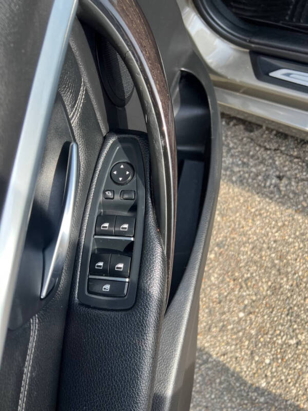 2018 BMW 3 Series 330i xDrive