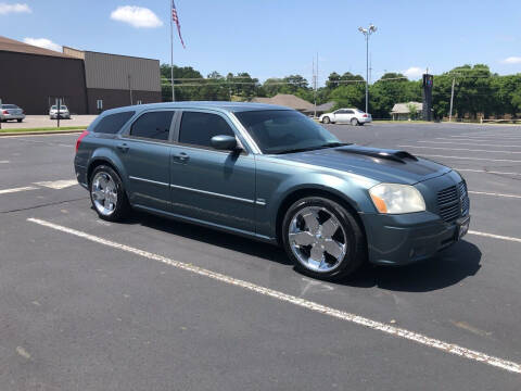 2005 Dodge Magnum for sale at A&P Auto Sales in Van Buren AR