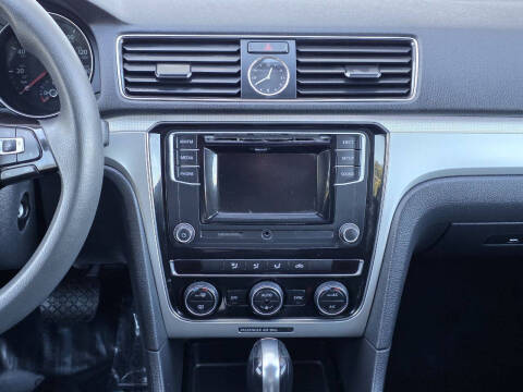 2016 Volkswagen Passat 1.8T S