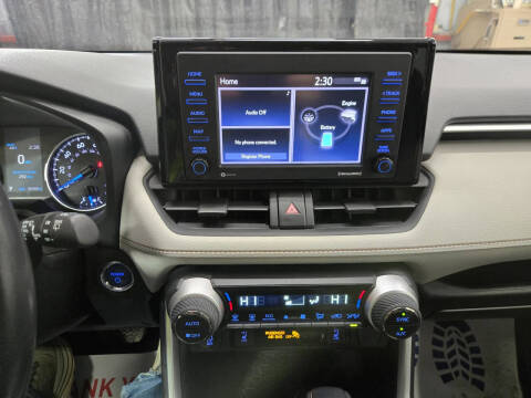 2021 Toyota RAV4 Hybrid XLE