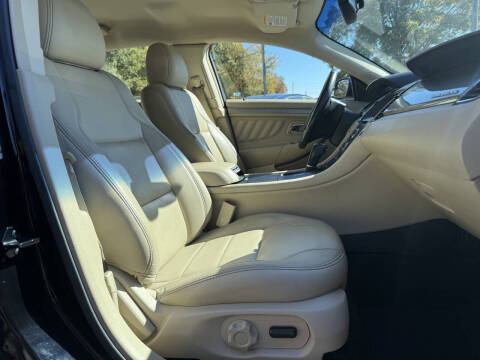 2017 Ford Taurus SEL