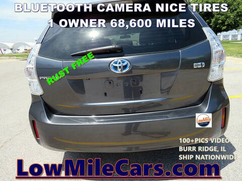 2014 Toyota Prius v Two