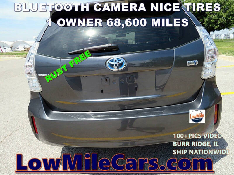 2014 Toyota Prius v Two