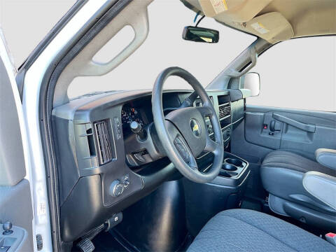 2022 Chevrolet Express 2500