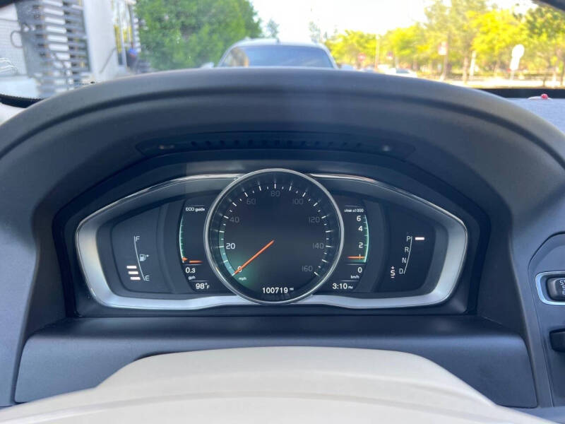 2015 Volvo XC60 T5 Drive-E Premier