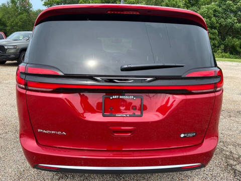 2027 Chrysler Pacifica Select