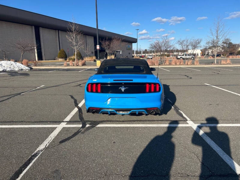 2017 Ford Mustang V6