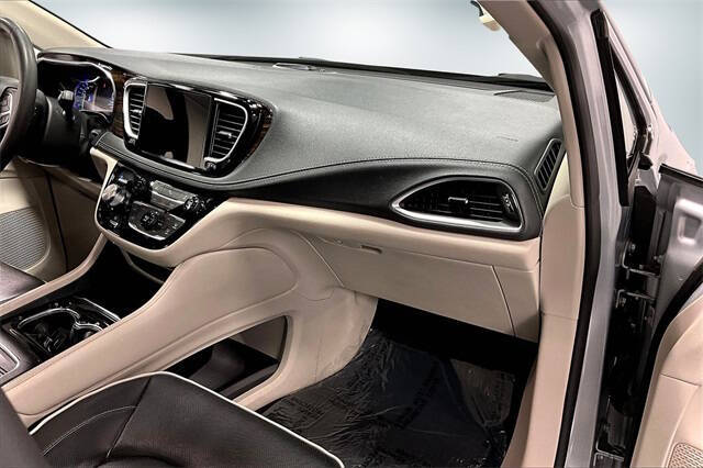 2023 Chrysler Pacifica Plug-In Hybrid Limited