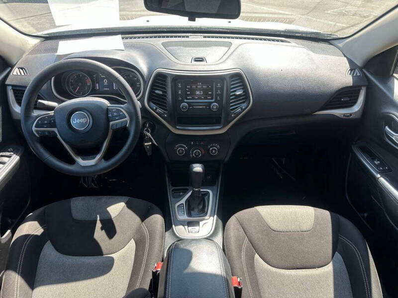 2016 Jeep Cherokee Sport