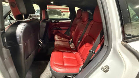 2016 Porsche Cayenne GTS