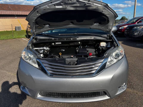 2017 Toyota Sienna Limited Premium 7-Passenger