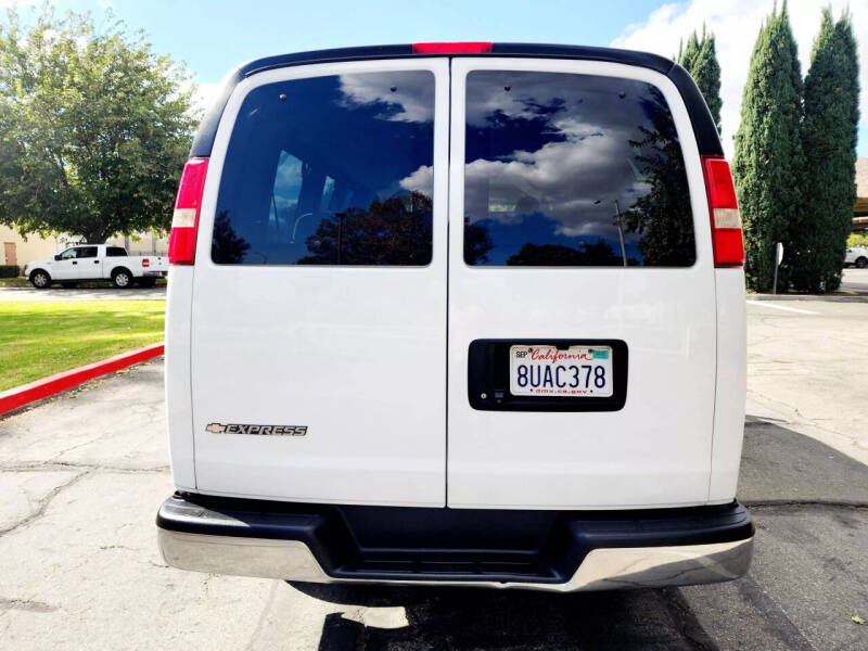 2018 Chevrolet Express LT 2500