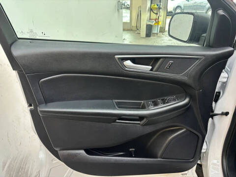 2020 Ford Edge SE