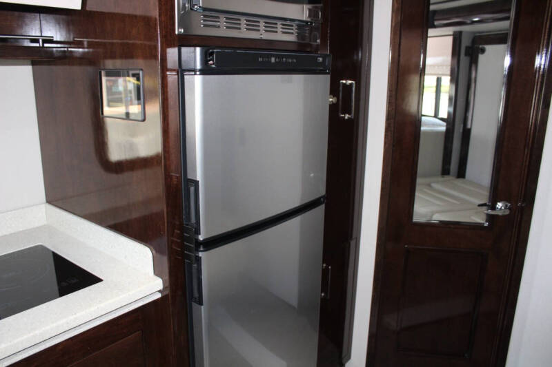 2015 Thor Motor Coach Challenger 37DT