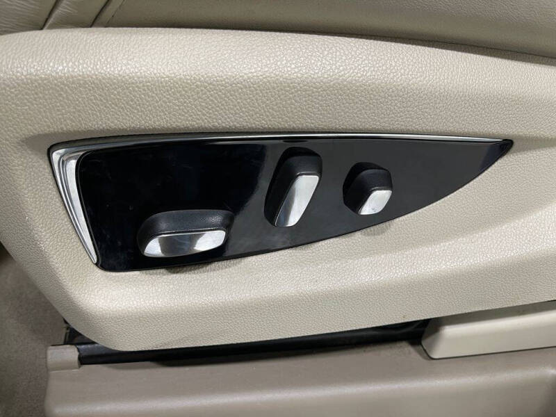 2017 Cadillac Escalade ESV Luxury