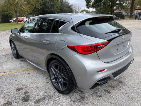 2017 Infiniti QX30 Sport