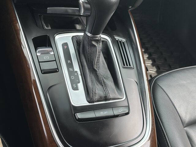 2011 Audi Q5 2.0T quattro Premium Plus