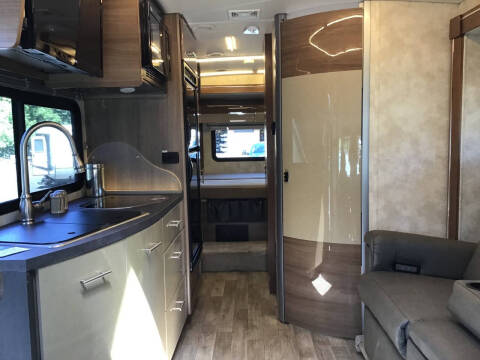 2019 **SUPER REDUCED** Winnebago View 24G / 24ft