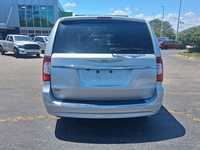 2012 Chrysler Town and Country Touring