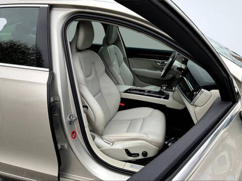 2018 Volvo S90 T5 Momentum