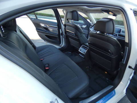 2022 BMW 7 Series 745e xDrive