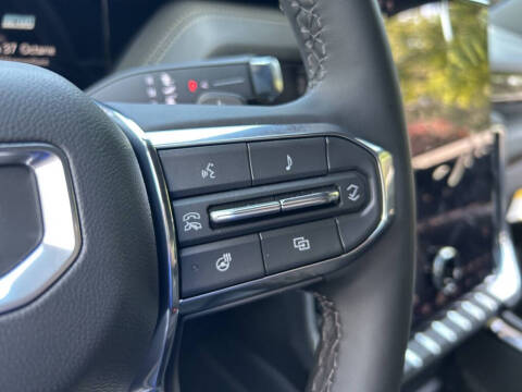 2025 GMC Yukon Elevation