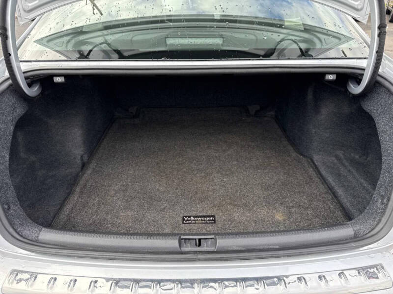 2021 Volkswagen Passat R-Line